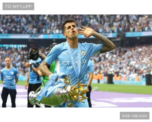 维拉青训新星英超赛场崭露头角,出色表现赢得广泛关注