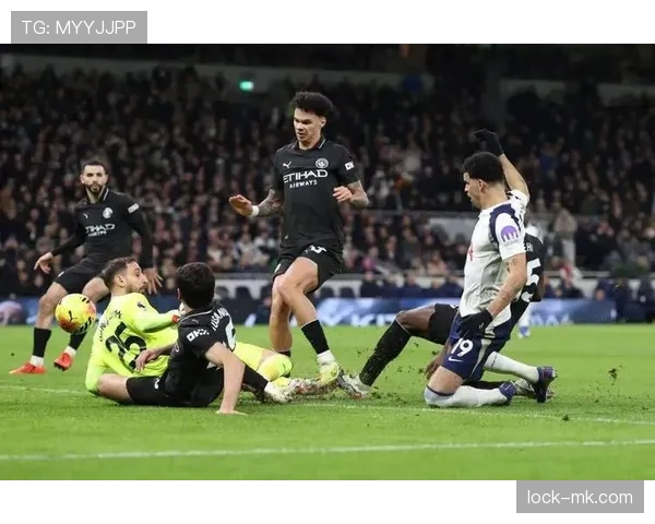 曼城阵容老化问题开始显现,对联赛竞争格局形成阶段性变化 曼城阵容老化问题开始显现,对联赛竞争格局形成阶段性变化